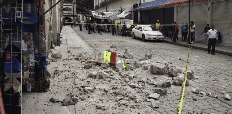 Powerful quake strikes Mexico, at least five dead