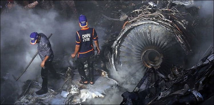 FIA forms three-member team to probe Karachi plane crash    