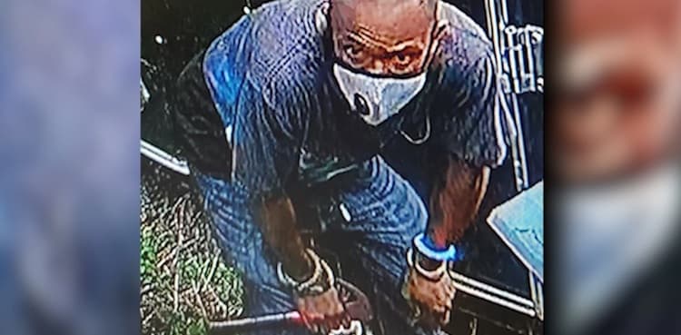 Axe-wielding man breaks into houses, terrorises community
