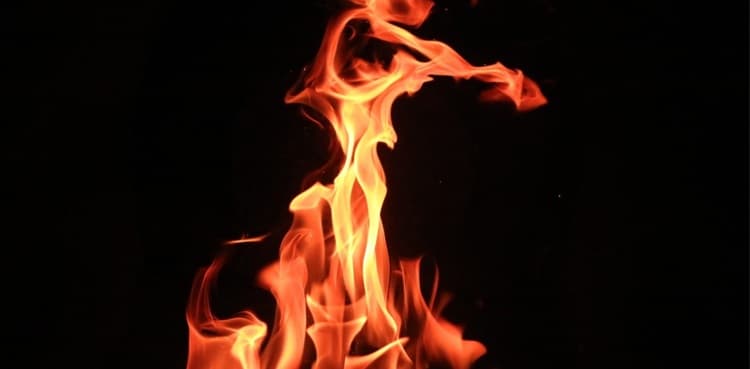 Karachi house fire toll rises to 4 while others still fight to survive