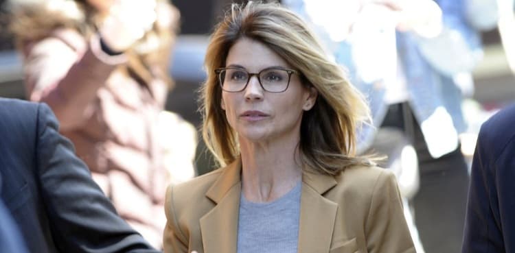 Actor Lori Loughlin starts prison term