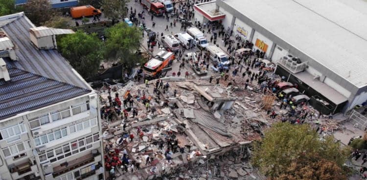 Strong earthquake kills 19 people in Turkey and Greek islands
