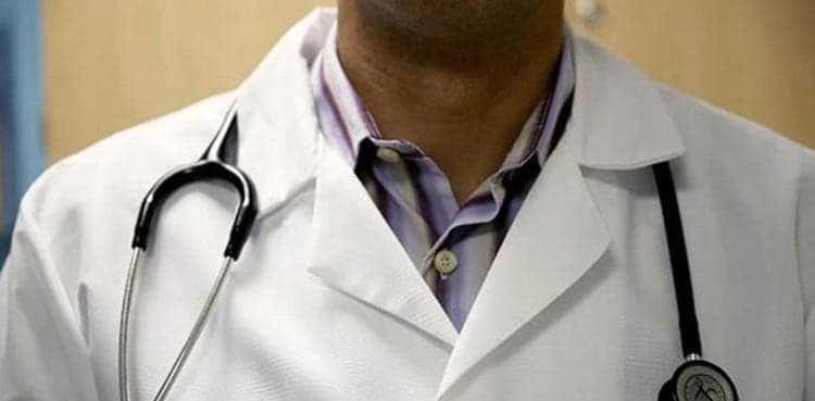 First batch of Pakistani health professionals reaches Kuwait