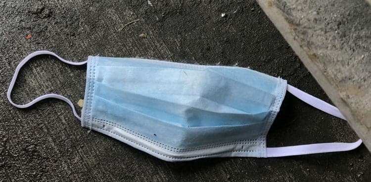 Sisters stab store guard 27 times after being told to put on mask