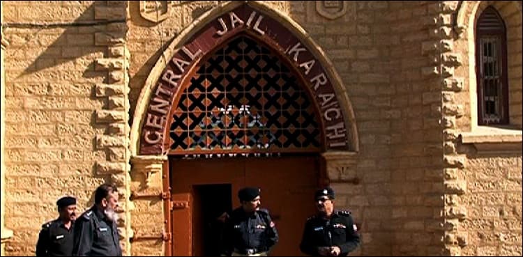 Murderers, kidnappers sell art from Pakistan's prison