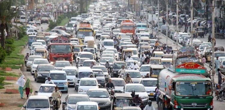 Sit-ins over Machh massacre cause traffic jams across Karachi