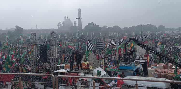 PDM all set to hold power show in Lahore today