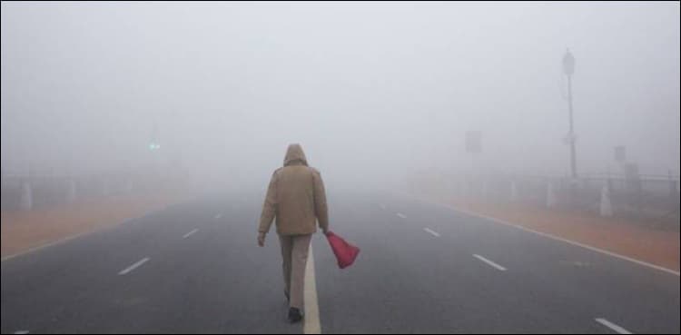 Fog engulfs motorways across country, disrupts road travel
