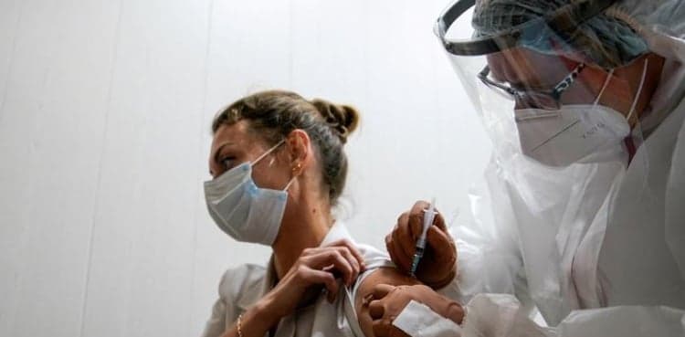 Russia rolls out Sputnik V COVID-19 vaccine to most exposed groups