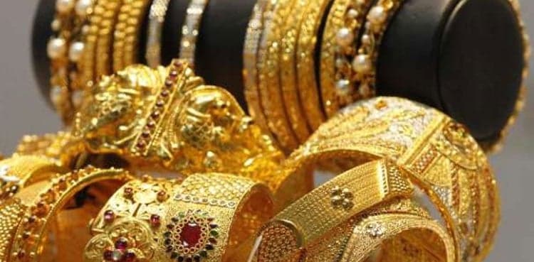 Gold prices see big drop in domestic market