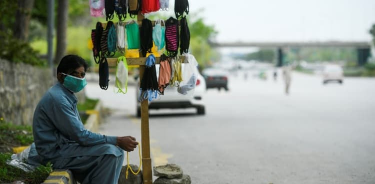 Smart lockdown imposed in more areas of Lahore, Gujranwala