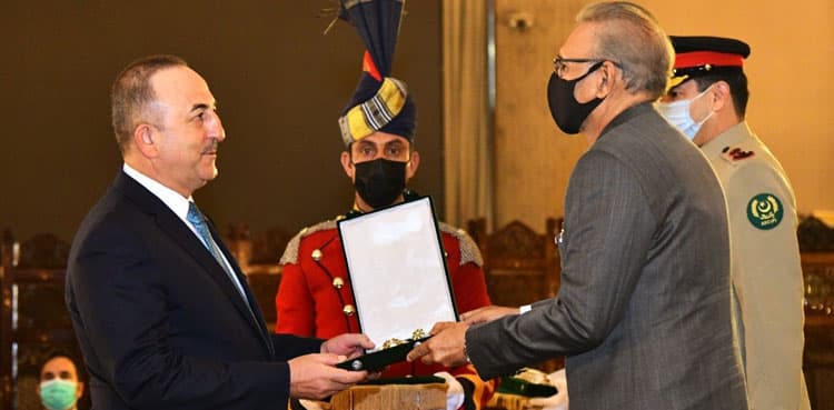 President Alvi confers Hilal-e-Pakistan on Turkish FM