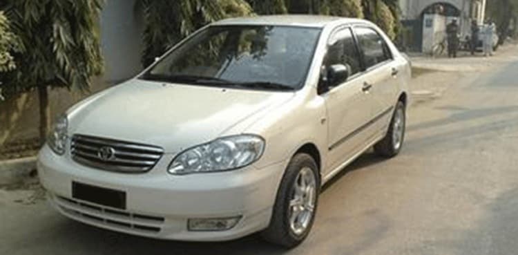 Infamous 'White Corolla' gang deprives family of valuables in Karachi       