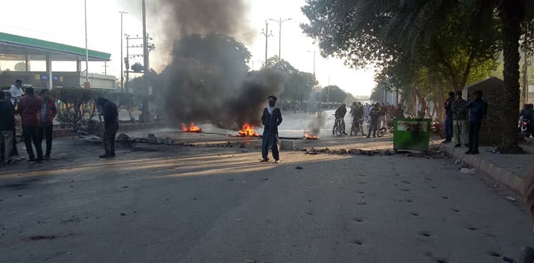 Sit-ins in solidarity with Machh victims cripple Karachi