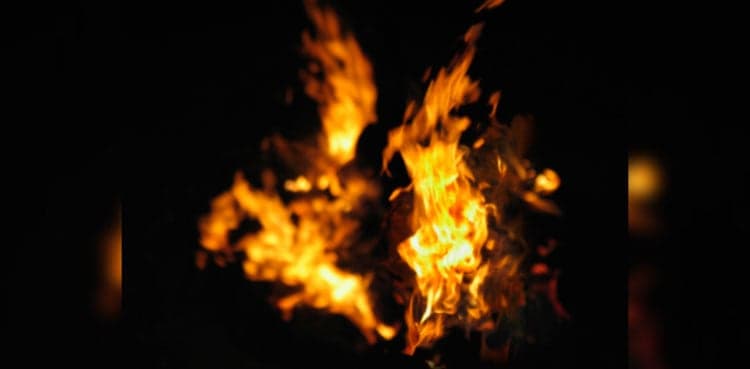 Three killed after thread factory catches fire in Karachi's Baldia