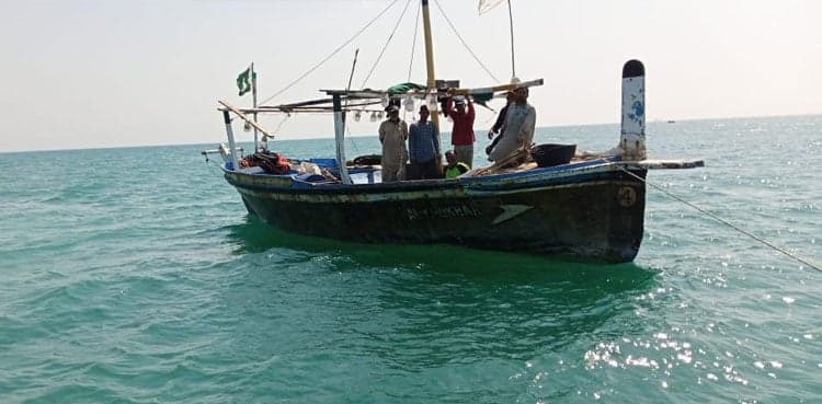 Watch: PMSA comes to stranded fishermen's rescue