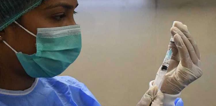 Over 15,000 Sindh health workers inoculated with Covid vaccine so far