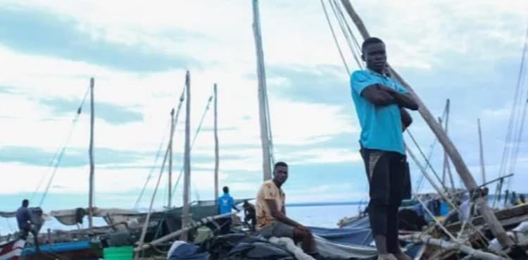 Besieged Mozambique town deserted as Islamic State group claims control