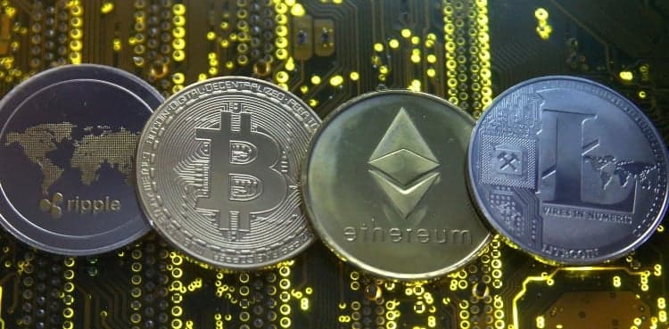 Buyers beware as "altcoin" frenzy bruises bitcoin