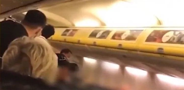 WATCH: Man resorts to violence mid-flight after asked to wear facemask