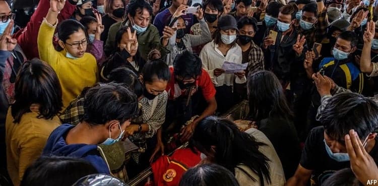 Myanmar death toll tops 500 as protesters stage 'garbage strike'