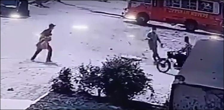 IRONY: In just two minutes dacoits rob bank on Two Minute Roundabout