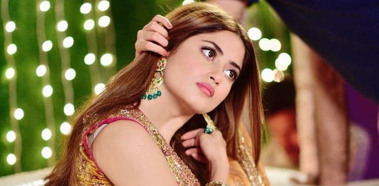 Actor Sajal Aly reaches new milestone
