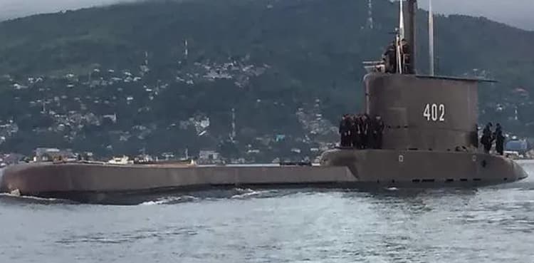 Rescuers find debris thought to be from missing Indonesian submarine