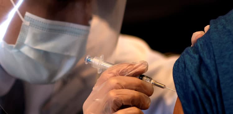 Covid-19 vaccination for Pakistanis over 30 begins