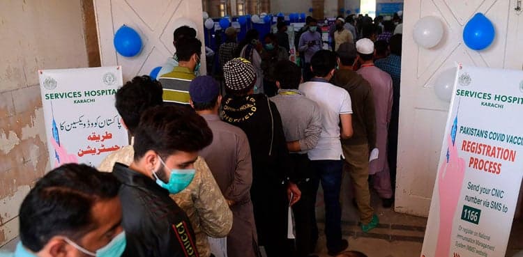 Vaccination centres to remain open across country after Iftar