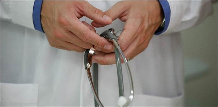 Islamabad health workers demand early release of COVID-19 risk allowance