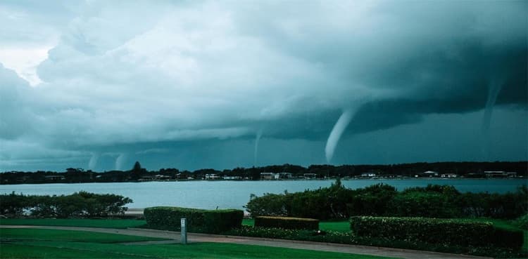 WATCH: Several waterspouts appear on coastline in rain season