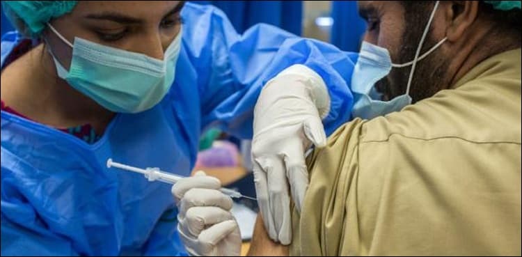 Pakistan to receive five mln doses of COVID-19 vaccines in June