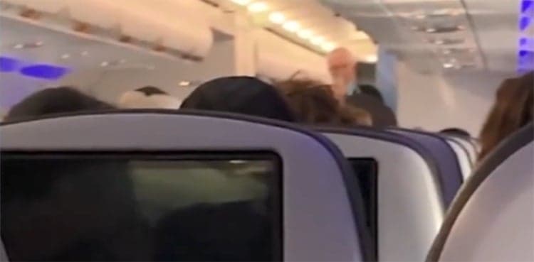 Flight diverted after passenger refuses to wear mask, snorts white substance
