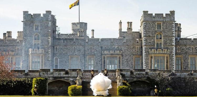 Young British people want to ditch the monarchy, poll suggests