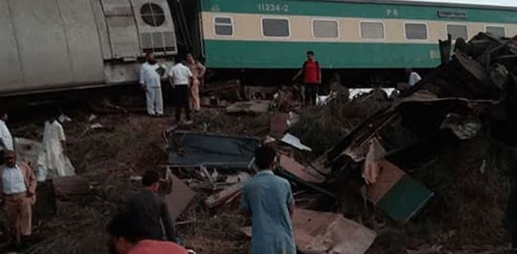 Driver applied emergency brakes to stop Sir Syed Express: spokesperson