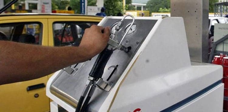Gas supply to Punjab, KP CNG stations suspended