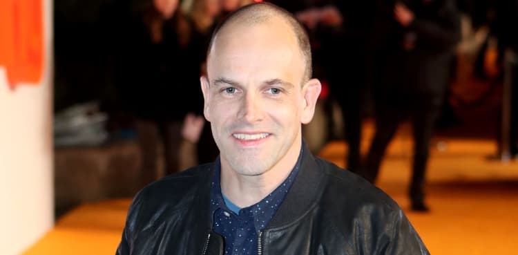 'The Crown' casts 'Dexter' actor Jonny Lee Miller as British Prime Minister