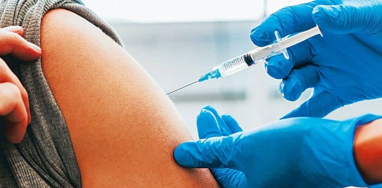 Pakistan to vaccinate 15-18 years children from Monday