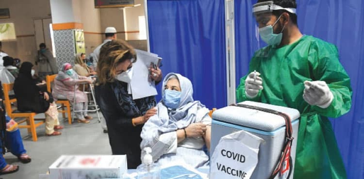 Sindh sets up mobile vaccination units for Covid-19 in Karachi