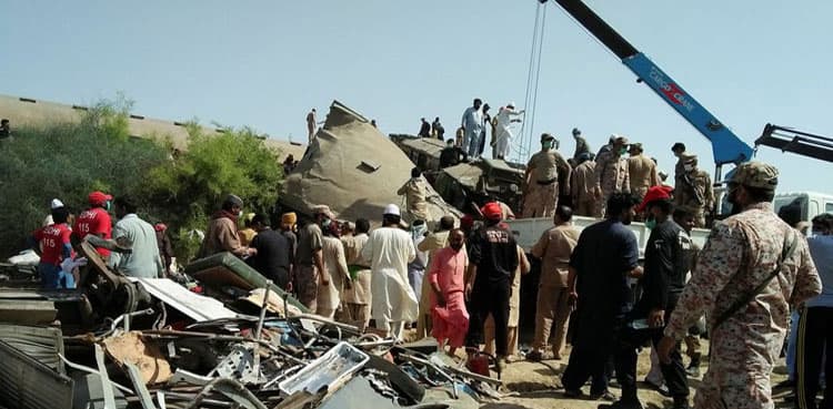 Pakistan Railways decides to hire expert in Ghotki rail crash probe
