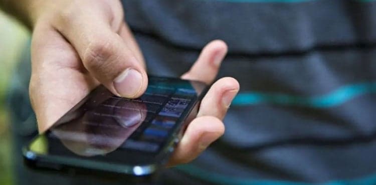 'Unworkable': Telecom industry rubbishes additional tax on mobile phone calls