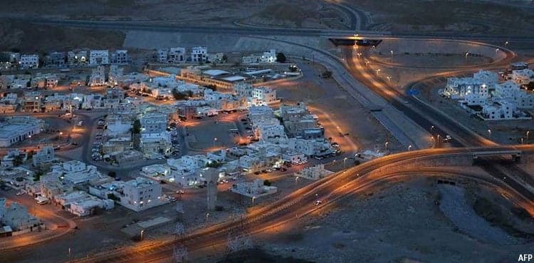 Oman imposes night curfew, bans movement after rise in COVID-19 cases