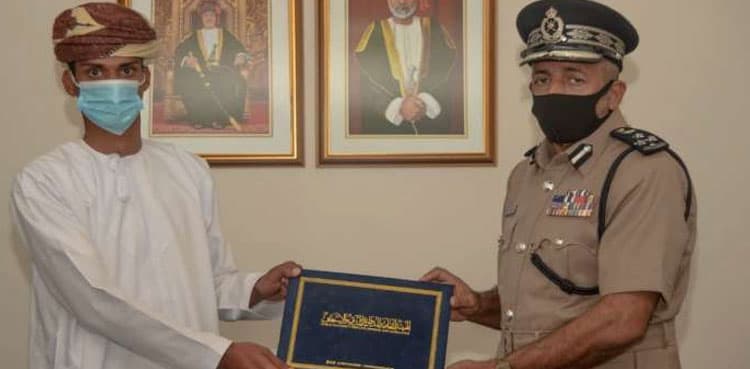 Man honoured over saving two children from drowning in Oman