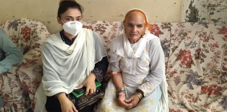Woman caught on camera torturing mother in law in Karachi