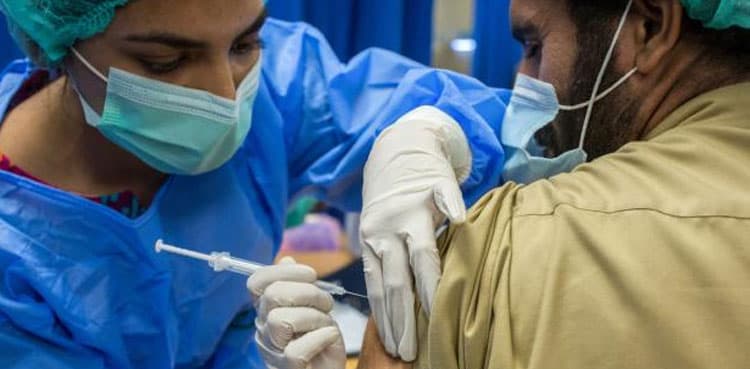 All vaccination centres in Lahore to remain closed on Sunday