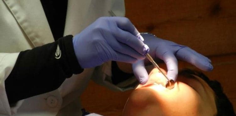 Woman breaks into dental clinic, steals cash, extracts 13 teeth from patient