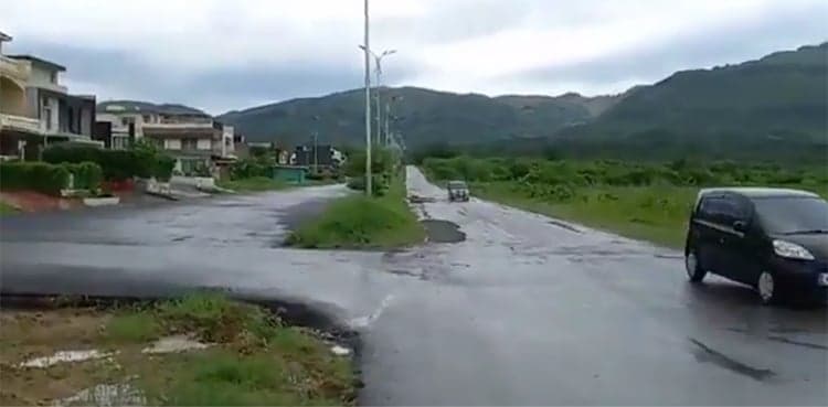 'Roads cleared' hours after cloudburst flooded Islamabad streets