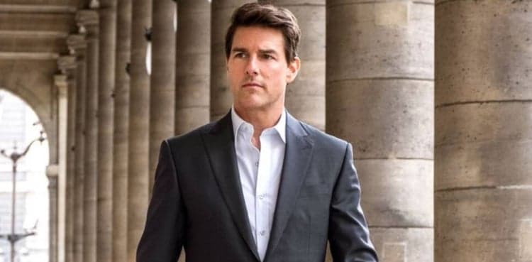 Tom Cruise shows off latest daredevil 'Mission: Impossible' stunt