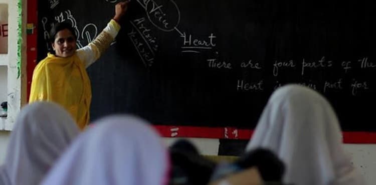 Closure orders: Sindh govt warns to take legal action against private schools